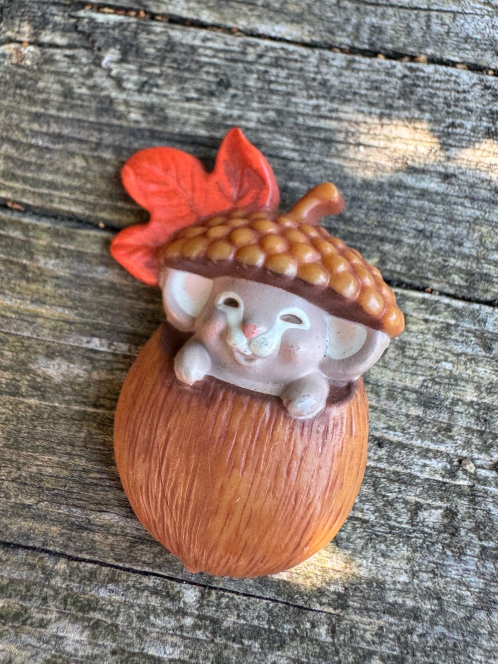🎃Hallmark Acorn Mouse Brooch in Brown and Orange
